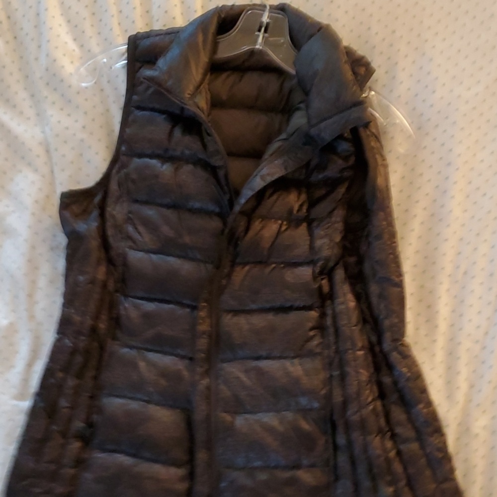 Light weight green down feather vest
